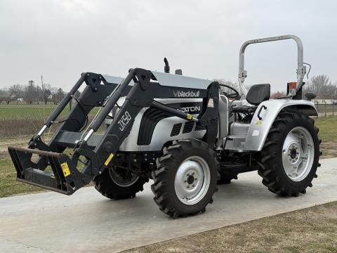 Lovol Foton Europard 504 4x4 traktor blackbull JX50 homlokrakodóval Lovol Foton Europard 504 4x4 traktor blackbull JX50 homlokrakodóval