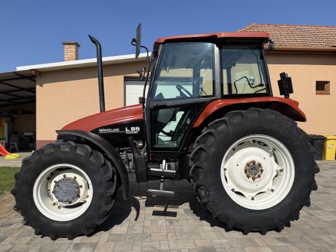 New Holland L85 DT traktor