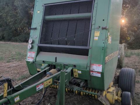 John Deere 580 bálázó eladó (összesen: 7345 bála) John Deere 580 bálázó eladó (összesen: 7345 bála)