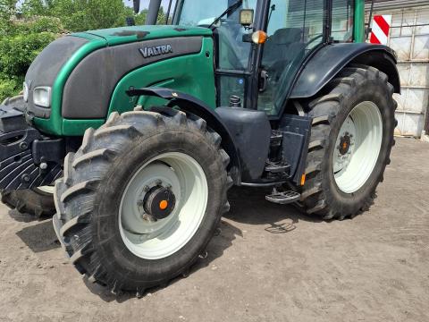 Valtra eladó