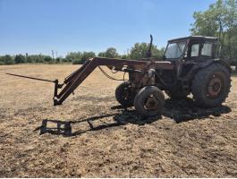 MTZ 52 homlokrakodóval