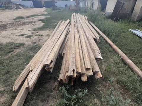 Eladó vörösfenyő tetőgerenda