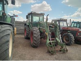 Fendt F395GT homlokrakodóval szerelve,  front hidraulikával és TLT-vel