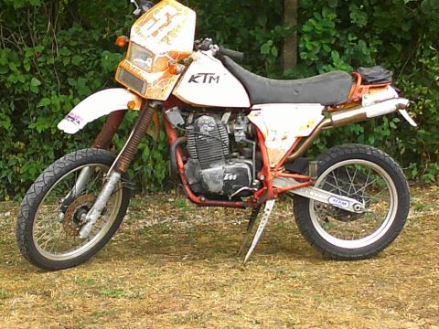 KTM GS 500-as, 4 ütemű, Rotax motoros endúró motorkerékpár, motorhibásan, papírok nélkül Tapolcán KTM GS 500-as, 4 ütemű, Rotax motoros endúró motorkerékpár, motorhibásan, papírok nélkül Tapolcán