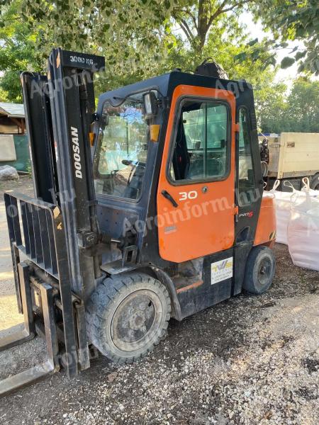 3 tonnás DOOSAN Targonca