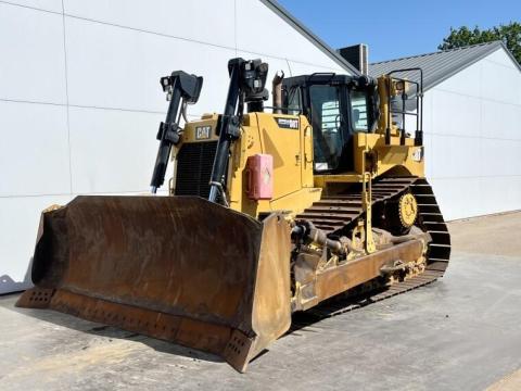 Caterpillar D8T LGP / 2016 / 16 810 üzemóra / Lízing 20%-tól