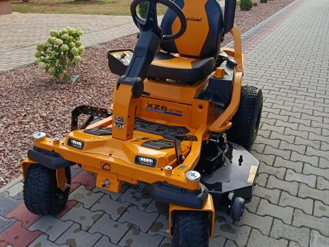 Cub Cadet profi fűnyíró traktor