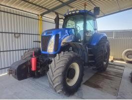 New Holland T8020