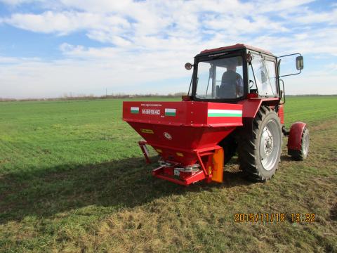 MEGBÍZHATÓ,  MAGYAR SZOLNOKI MEZŐGÉP LICENC MŰTRÁGYASZÓRÓK KITŰNŐ SZÓRÁSKÉPPEL MEGBÍZHATÓ,  MAGYAR SZOLNOKI MEZŐGÉP LICENC MŰTRÁGYASZÓRÓK KITŰNŐ SZÓRÁSKÉPPEL