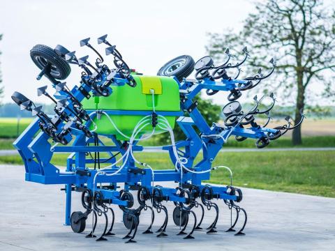 LEKO 6 soros hirdaulikus KULTIVÁTOR + folyékony műtrágyaszóró ÚJ, KEDVEZŐ ÁRON, GARANCIÁVAL! LEKO 6 soros hirdaulikus KULTIVÁTOR + folyékony műtrágyaszóró ÚJ, KEDVEZŐ ÁRON, GARANCIÁVAL!