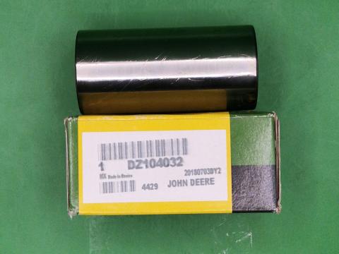 DZ104032 – JOHN DEERE CSAPSZEG OE., KÉSZLETEN, KEDVEZŐ ÁRON! DZ104032 – JOHN DEERE CSAPSZEG OE., KÉSZLETEN, KEDVEZŐ ÁRON!