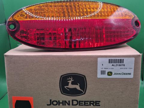 AL215076 – JOHN DEERE BAL HÁTSÓ LÁMPA OE., KÉSZLETEN, KEDVEZŐ ÁRON! AL215076 – JOHN DEERE BAL HÁTSÓ LÁMPA OE., KÉSZLETEN, KEDVEZŐ ÁRON!