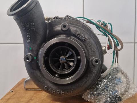 RE572498 – JOHN DEERE TURBÓFELTÖLTŐ OE., KÉSZLETEN, KEDVEZŐ ÁRON! 