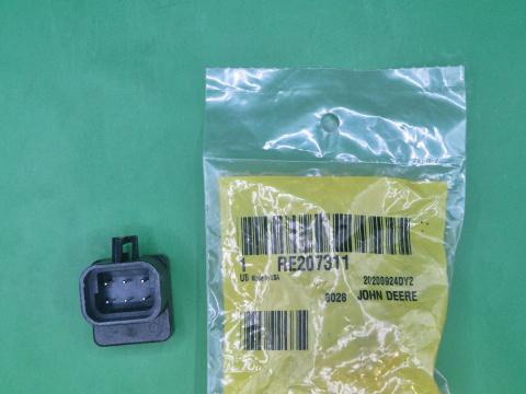 RE207311 – JOHN DEERE CANBUS CSATLAKOZÓ OE., KÉSZLETEN, KEDVEZŐ ÁRON! RE207311 – JOHN DEERE CANBUS CSATLAKOZÓ OE., KÉSZLETEN, KEDVEZŐ ÁRON!