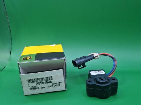 RE564548 – JOHN DEERE SZENZOR OE., KÉSZLETEN, KEDVEZŐ ÁRON! 