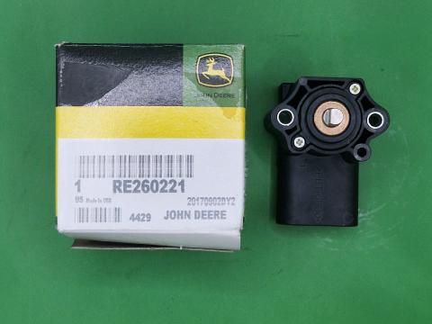 RE260221 – JOHN DEERE FORDULATSZÖG-HELYZETÉRZÉKELŐ OE., KÉSZLETEN, KEDVEZŐ ÁRON! 