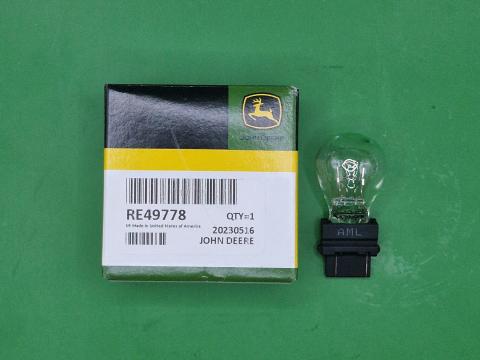 RE49778 – JOHN DEERE IZZÓ 12 V 27/7 W OE., KÉSZLETEN, KEDVEZŐ ÁRON! 