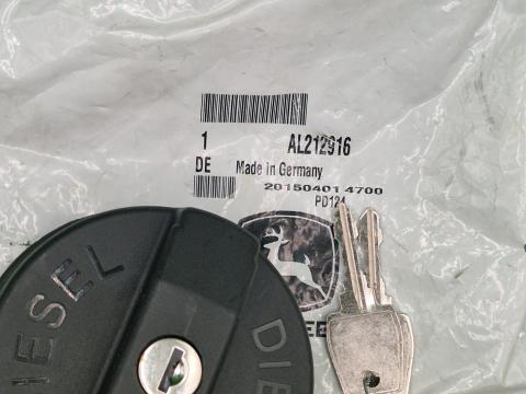 AL212916 – JOHN DEERE ZÁRHATÓ TANKSAPKA OE., KÉSZLETEN, KEDVEZŐ ÁRON! 