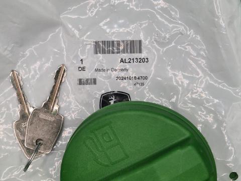 AL213203 – JOHN DEERE ZÁRHATÓ TANKSAPKA OE., KÉSZLETEN, KEDVEZŐ ÁRON! 