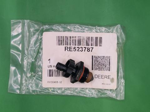 RE523787 – JOHN DEERE ÜZEMANYAGSZŰRŐ LEERESZTŐ SZELEP OE., KÉSZLETEN, KEDVEZŐ ÁRON! 