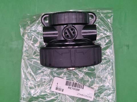 RE70358 – JOHN DEERE ÜZEMANYAGSZŰRŐ FEJ OE., KÉSZLETEN, KEDVEZŐ ÁRON! 