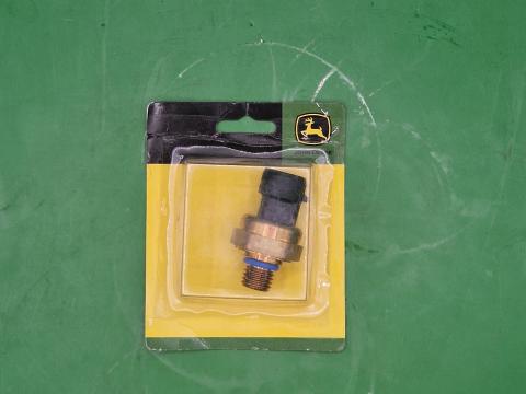 RE235237 – JOHN DEERE SZENZOR OE., KÉSZLETEN, KEDVEZŐ ÁRON! 