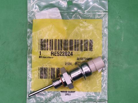 RE522824 // DZ122256 – JOHN DEERE SZENZOR OE., KÉSZLETEN, KEDVEZŐ ÁRON! 