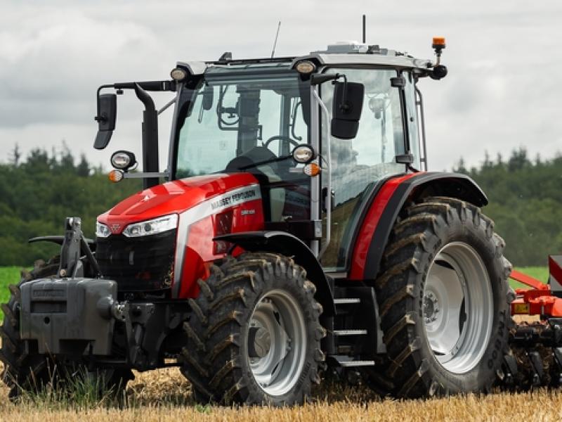 Massey Ferguson 5M.115 Dyna-4 Essential traktor, KÉSZLETEN, KEDVEZŐ ÁRON! 