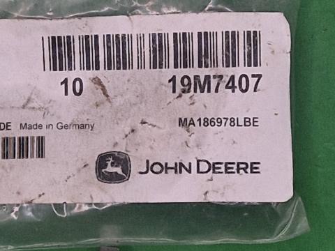 19M7407 – JOHN DEERE CSAVAR OE., KÉSZLETEN, KEDVEZŐ ÁRON! 