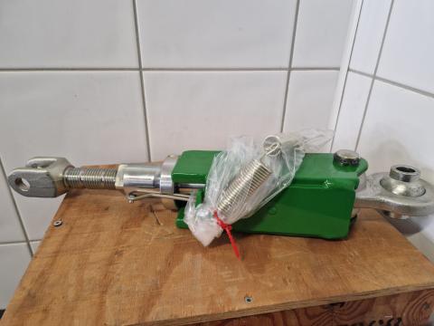 AL225293 // AL231693 – JOHN DEERE AUTÓMATA EMELŐKAR STABILIZÁTOR OE., KÉSZLETEN, KEDVEZŐ ÁRON! 