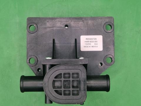 RE592839 // RE569729 – JOHN DEERE FŰTÉSCSAP OE., KÉSZLETEN, KEDVEZŐ ÁRON! 