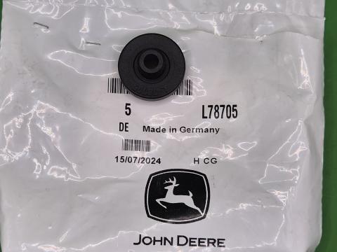 L78705 – JOHN DEERE PERSELY OE., KÉSZLETEN, KEDVEZŐ ÁRON! 