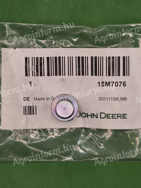 15M7076 – JOHN DEERE CSAVAR OE., KÉSZLETEN, KEDVEZŐ ÁRON! 