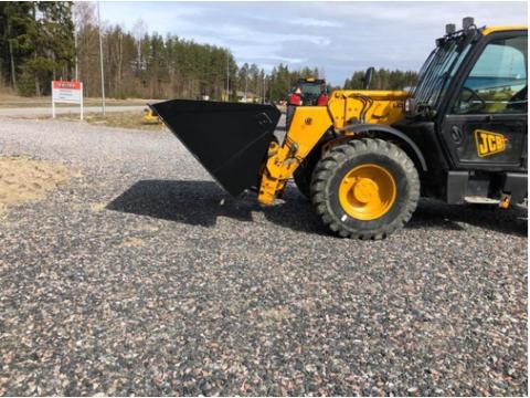 Quicke®GXL 240 univerzális kanál  + Manitou felfogatás ÚJ, KEDVEZŐ ÁRON, GARANCIÁVAL!