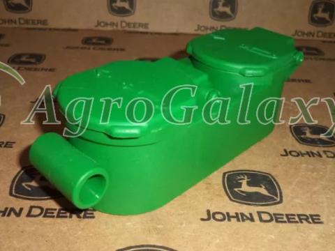AL117067 JOHN DEERE Műanyag ház AL117067 JOHN DEERE Műanyag ház