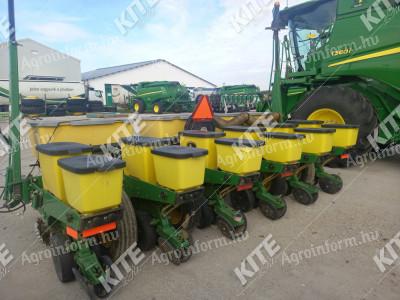 John Deere 1750