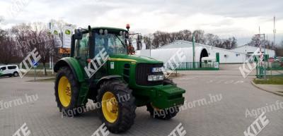 John Deere 6830