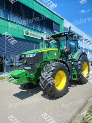 John Deere 7215R