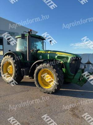 John Deere 8520