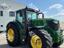 John Deere 6215R