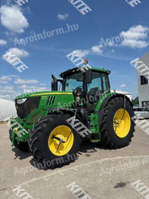 John Deere 6215R