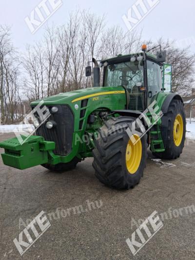 John Deere 8530