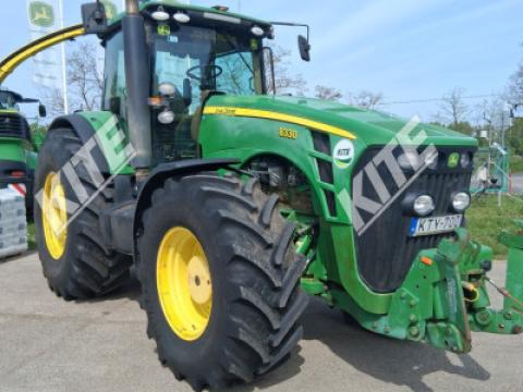John Deere 8330