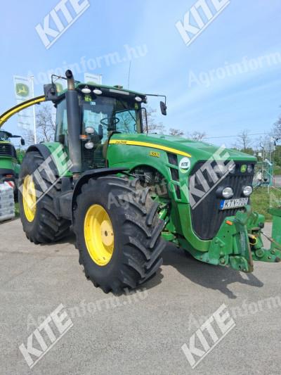John Deere 8330
