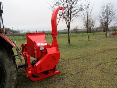 Ágdaráló CP200, hidro-mechanikus működtetésű, kardántengellyel, (ágaprító, faaprító, fadaráló) AGRIZAN Ágdaráló CP200, hidro-mechanikus működtetésű, kardántengellyel, (ágaprító, faaprító, fadaráló) AGRIZAN