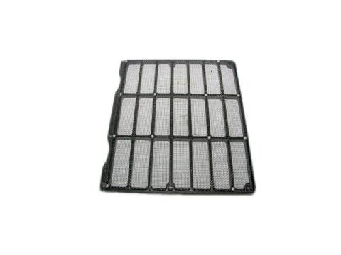 MTZ hűtő rács felső (43x37 cm), motorháztetőhöz, műanyag MTZ hűtő rács felső (43x37 cm), motorháztetőhöz, műanyag