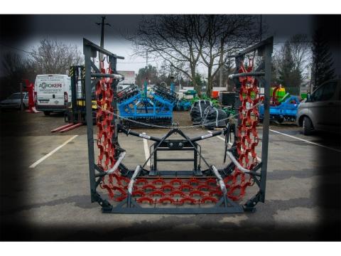 Rétborona, 6 méteres, hidraulikus (gyepborona, gyepfésű) Rétborona, 6 méteres, hidraulikus (gyepborona, gyepfésű)