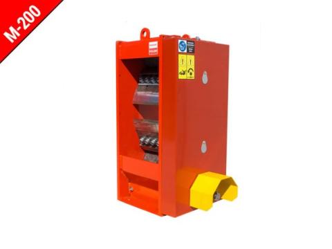 Ágaprító szerkezet Remet R200-6 késes(faág darabolóhoz, faaprítóhoz) Ágaprító szerkezet Remet R200-6 késes(faág darabolóhoz, faaprítóhoz)