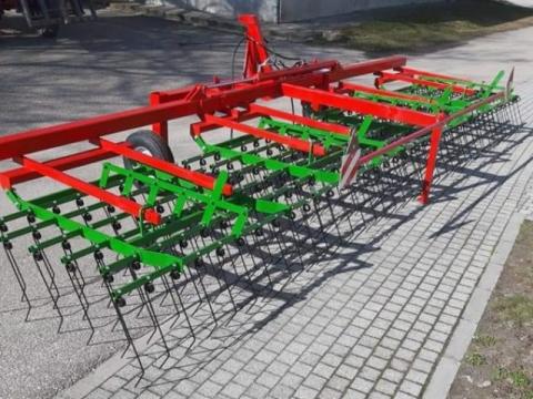 Gyomfésű függesztett, 6,2 méteres munkaszélesség Gyomfésű függesztett, 6,2 méteres munkaszélesség