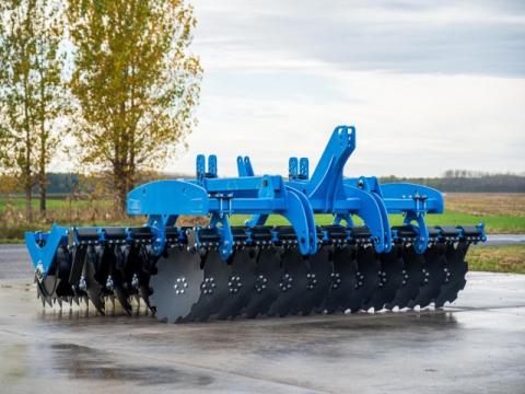 Rövidtárcsa 3 méteres függesztett, Packer vagy ékgyűrűs hengerrel Rövidtárcsa 3 méteres függesztett, Packer vagy ékgyűrűs hengerrel